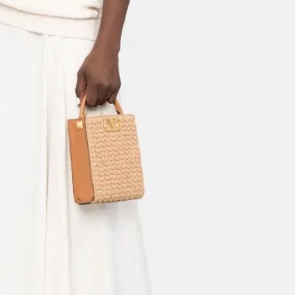 Valentino v logo signature bag - Picture 3 of 9